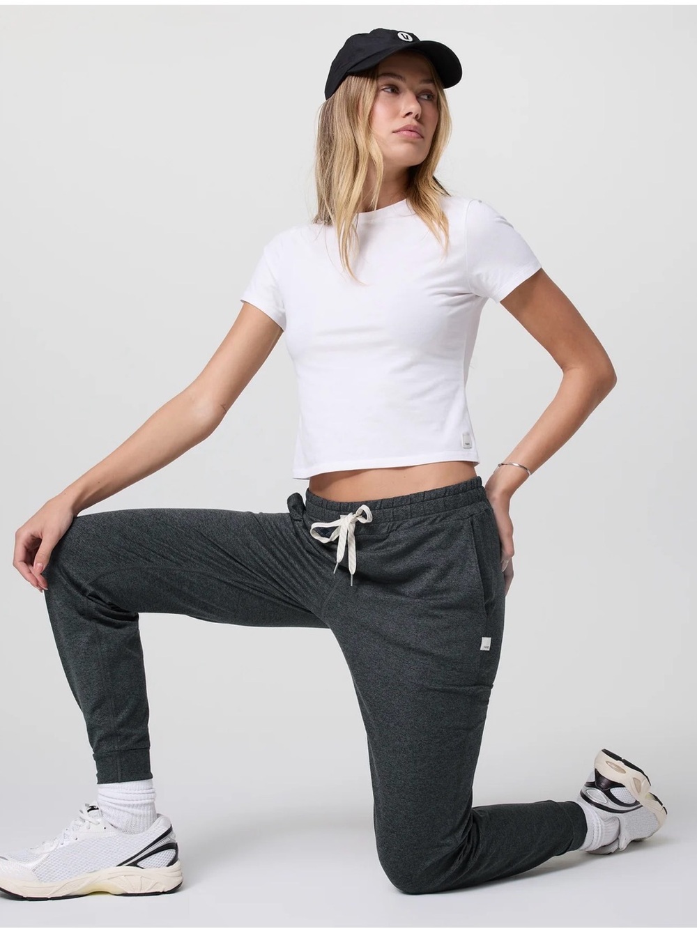 Vuori Performance Jogger Charcoal Heather Women’s Small DreamKnit Pants